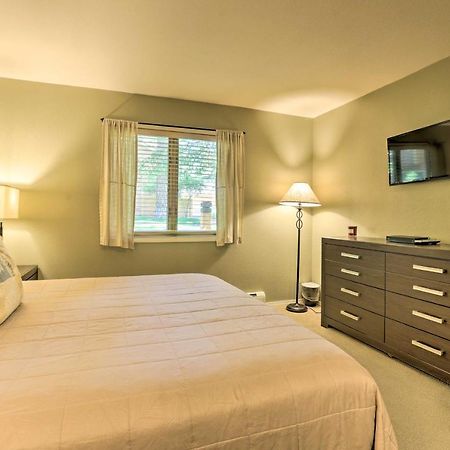 Corner-Unit Condo With Grill Walk To Lake Tahoe! 인크라인 빌리지 외부 사진