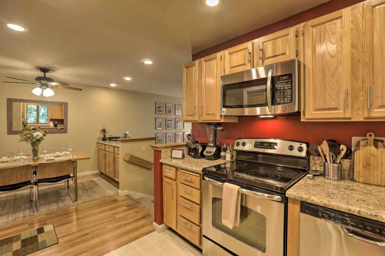 Corner-Unit Condo With Grill Walk To Lake Tahoe! 인크라인 빌리지 외부 사진