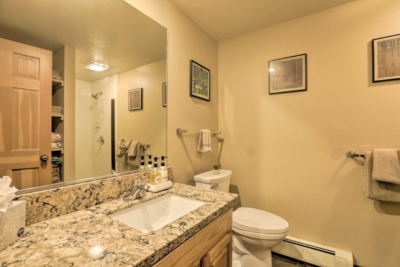 Corner-Unit Condo With Grill Walk To Lake Tahoe! 인크라인 빌리지 외부 사진
