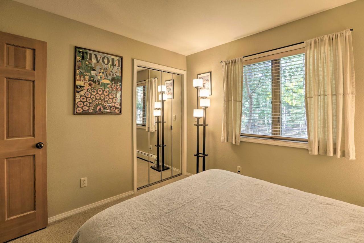 Corner-Unit Condo With Grill Walk To Lake Tahoe! 인크라인 빌리지 외부 사진